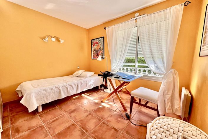 Image No.9-3 Bed Apartment for sale