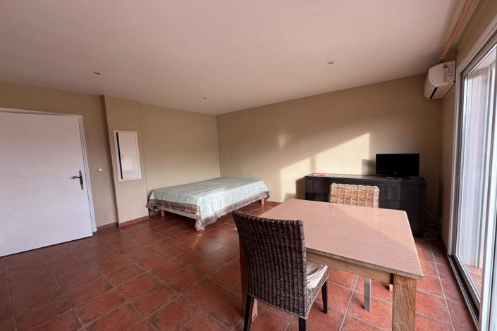 Image No.5-Apartment for sale