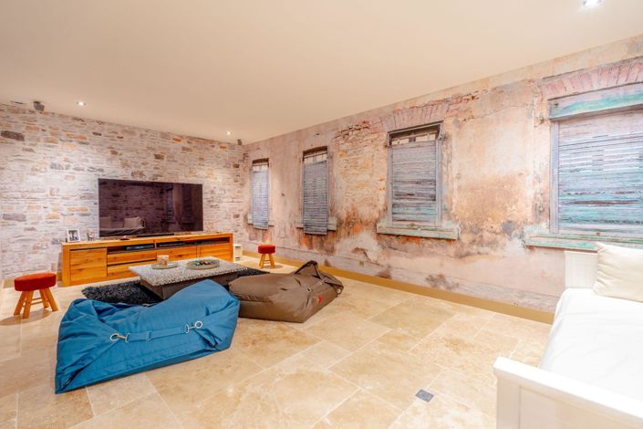 Image No.13-4 Bed House for sale