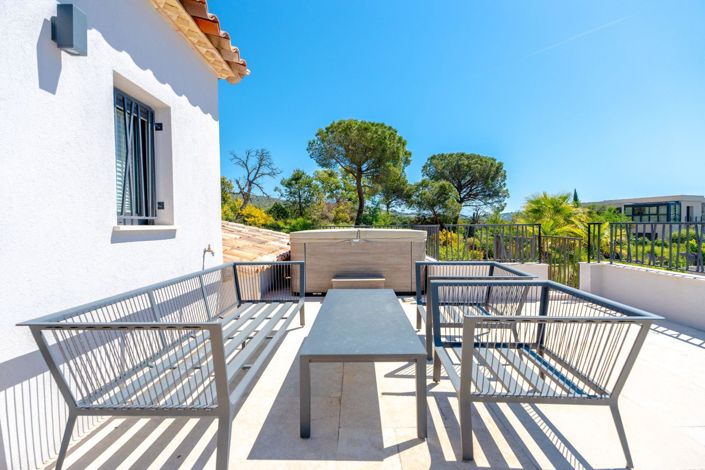 Image No.14-4 Bed House for sale