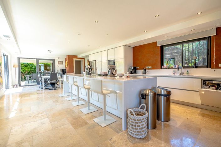 Image No.5-4 Bed House for sale