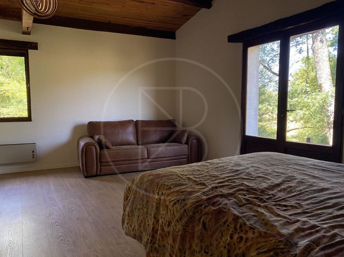 Image No.10-3 Bed House for sale