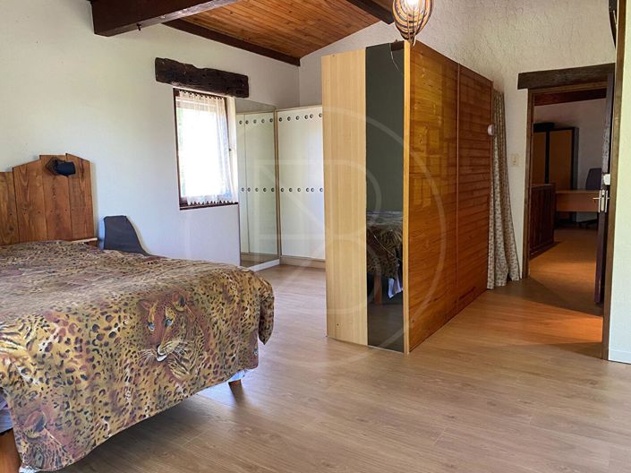 Image No.9-3 Bed House for sale