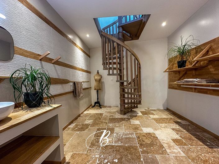 Image No.9-3 Bed House for sale