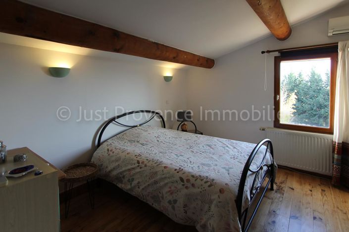 Image No.12-8 Bed Property for sale