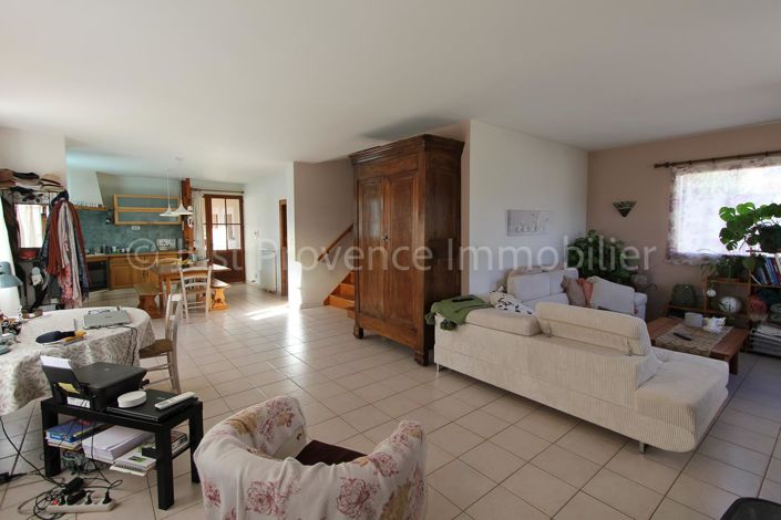 Image No.8-8 Bed Property for sale