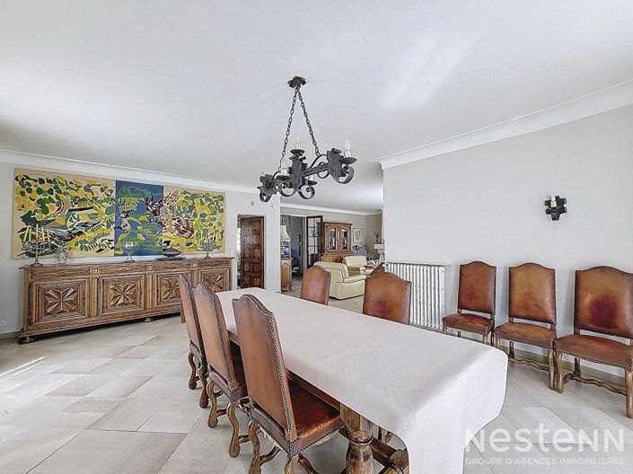 Image No.8-5 Bed House for sale