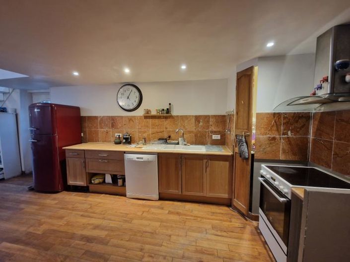 Image No.8-4 Bed House for sale