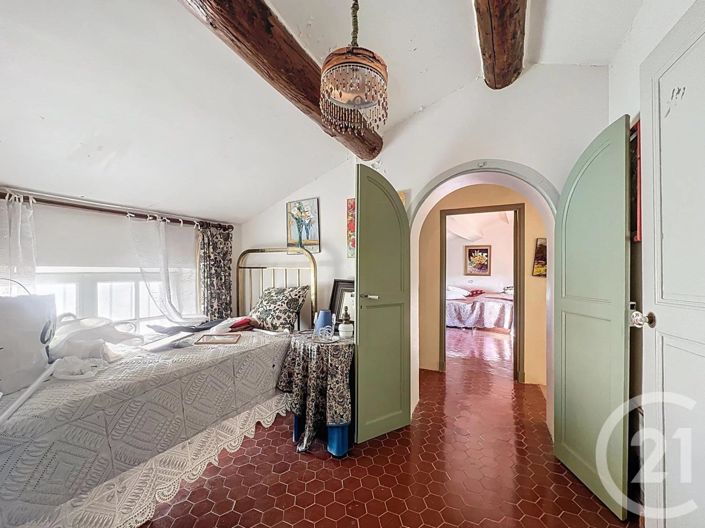 Image No.24-4 Bed House for sale