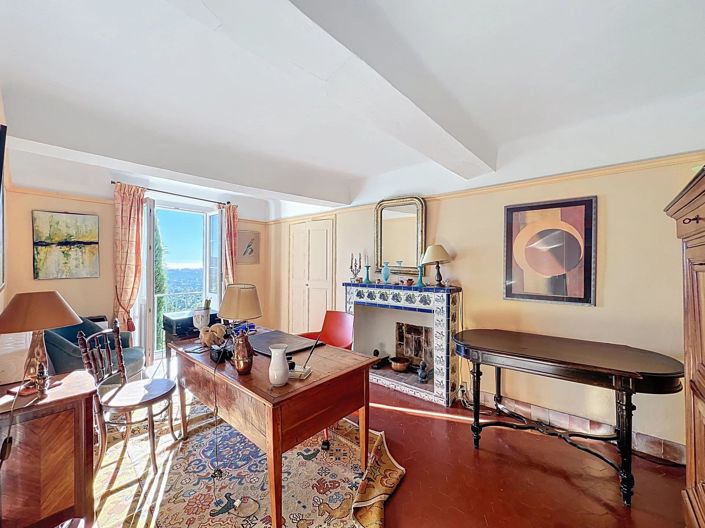 Image No.6-4 Bed House for sale