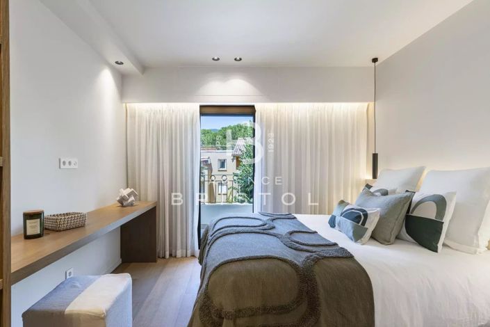 Image No.12-3 Bed Apartment for sale