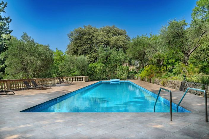 Image No.18-8 Bed House for sale