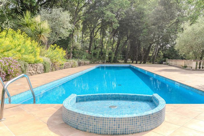 Image No.20-11 Bed House for sale