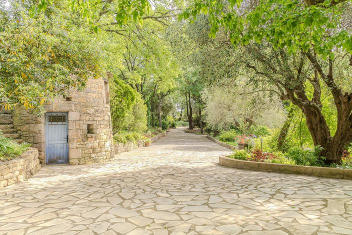 Image No.23-8 Bed House for sale