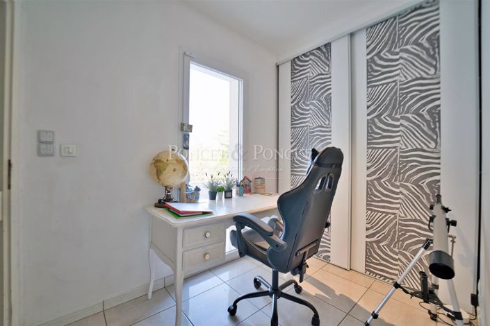 Image No.16-5 Bed House for sale