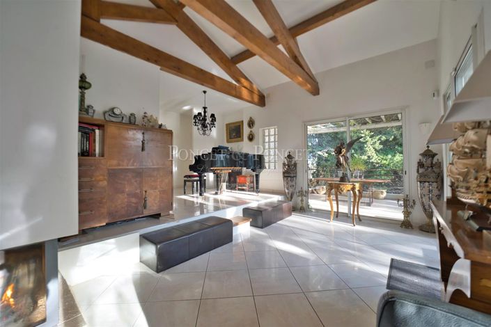 Image No.6-5 Bed House for sale