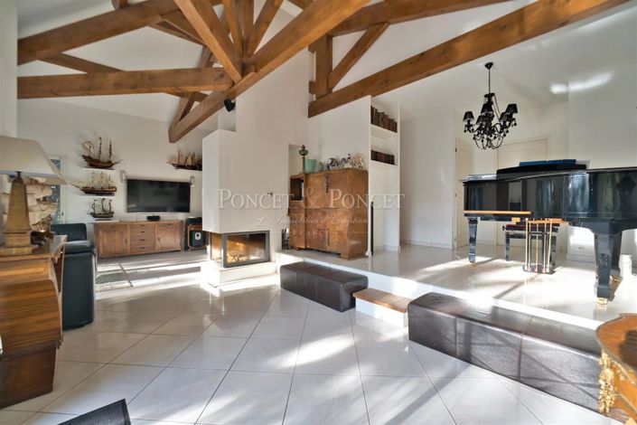 Image No.7-5 Bed House for sale