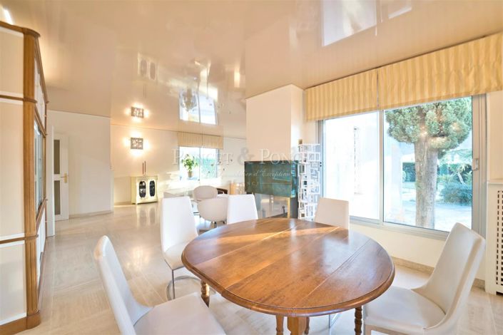 Image No.10-4 Bed House for sale