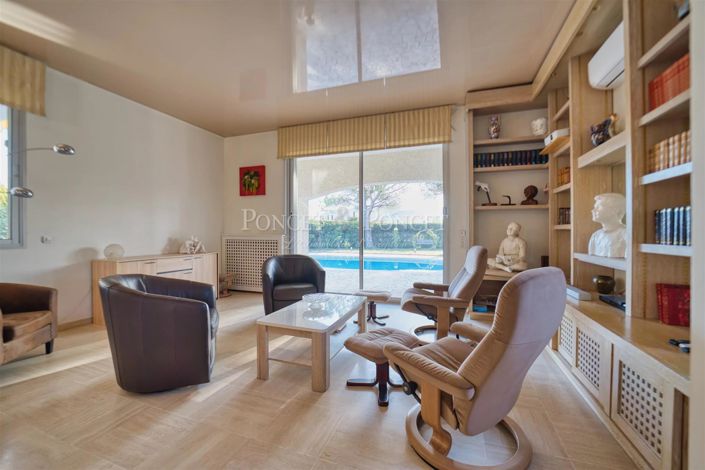 Image No.11-4 Bed House for sale