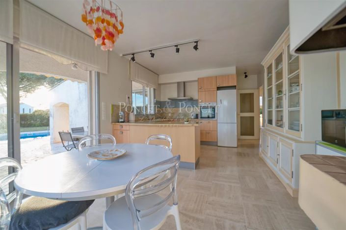 Image No.12-4 Bed House for sale