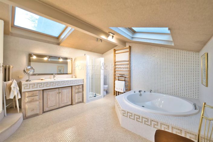 Image No.18-House for sale