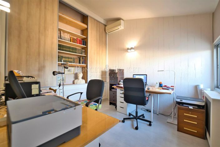 Image No.19-4 Bed House for sale