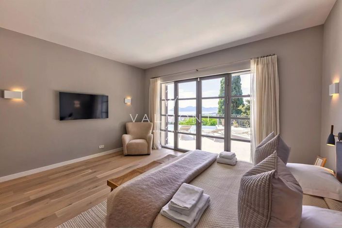 Image No.21-5 Bed House for sale