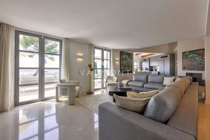 Image No.23-5 Bed House for sale