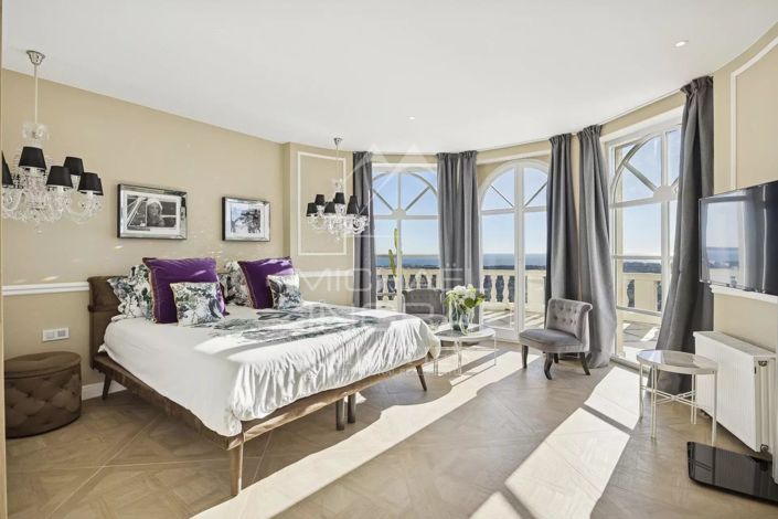 Image No.8-6 Bed House for sale