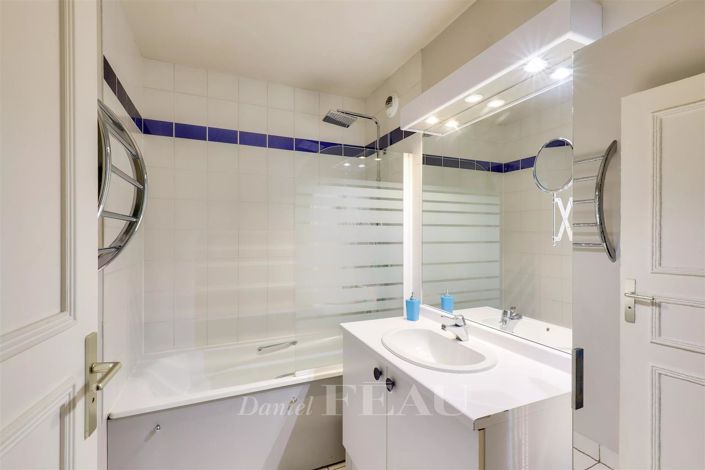 Image No.13-Appartement de 4 chambres à vendre à Suresnes