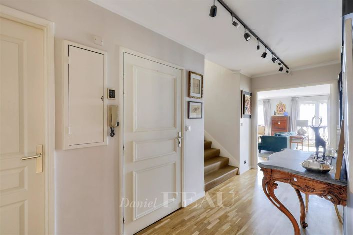 Image No.18-Appartement de 4 chambres à vendre à Suresnes