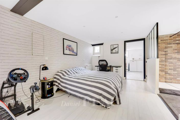 Image No.12-3 Bed House for sale