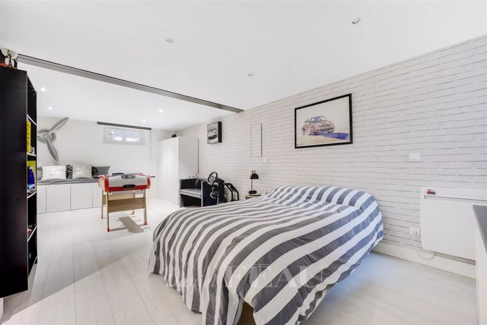 Image No.13-3 Bed House for sale