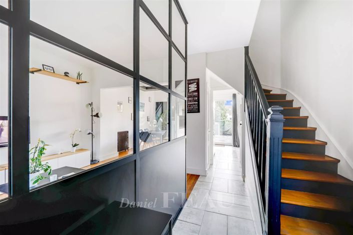 Image No.8-3 Bed House for sale