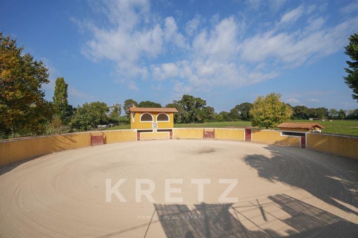 Image No.19-6 Bed House for sale