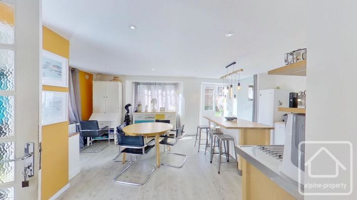 Image No.8-3 Bed Property for sale