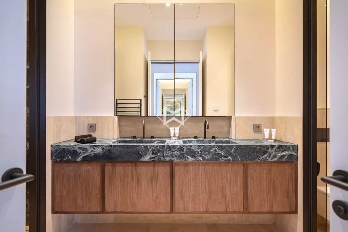 Image No.12-4 Bed Apartment for sale