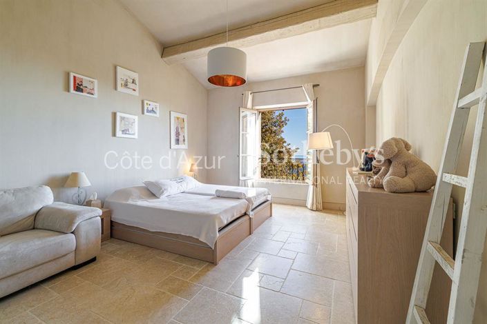 Image No.19-4 Bed Property for sale