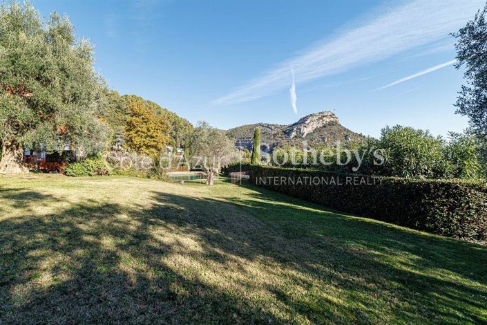 Image No.20-4 Bed Property for sale