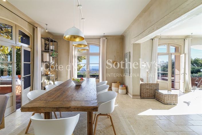 Image No.8-4 Bed Property for sale