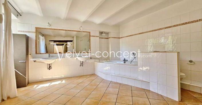 Image No.10-6 Bed House for sale