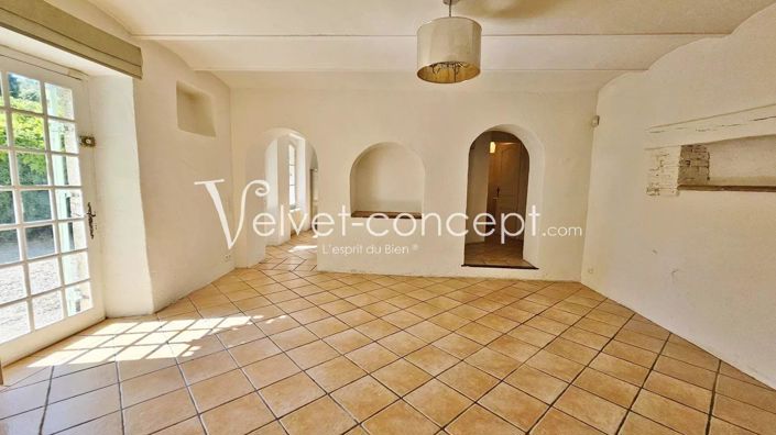 Image No.7-6 Bed House for sale