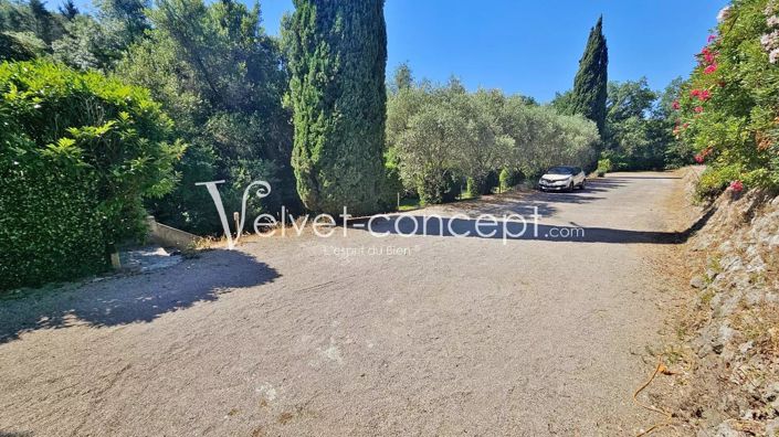 Image No.9-6 Bed House for sale