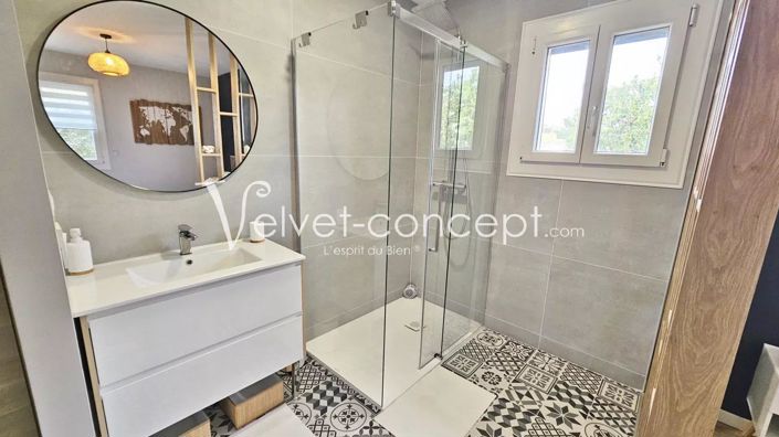 Image No.11-5 Bed House for sale