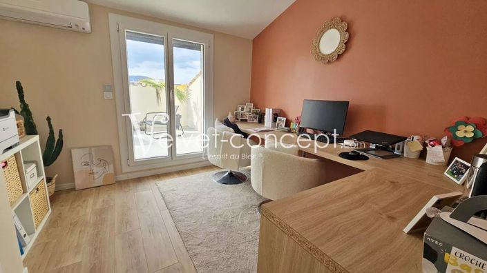 Image No.12-5 Bed House for sale