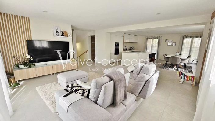 Image No.4-5 Bed House for sale