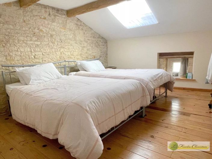 Image No.10-3 Bed House for sale
