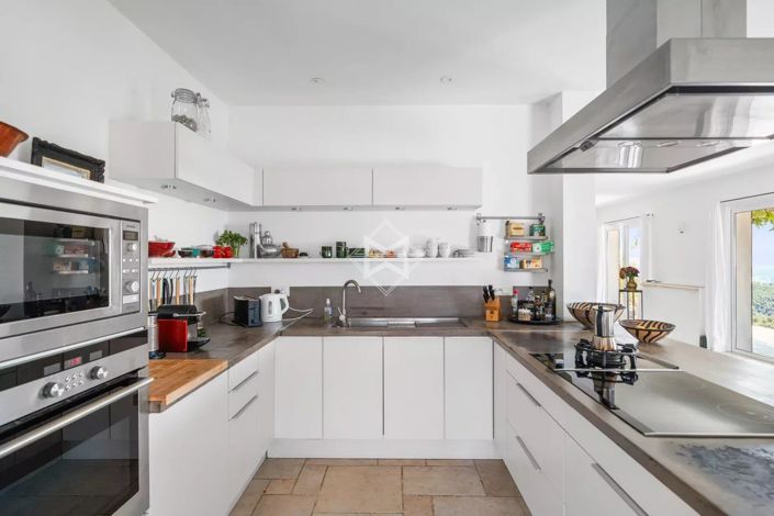 Image No.17-4 Bed House for sale