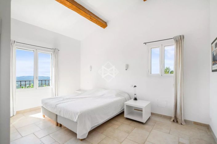 Image No.23-4 Bed House for sale