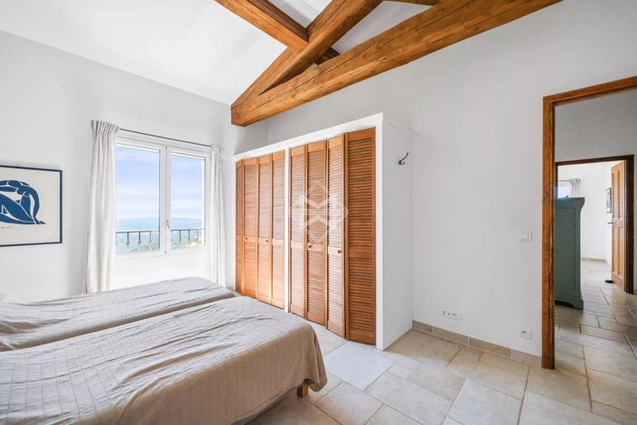 Image No.26-4 Bed House for sale